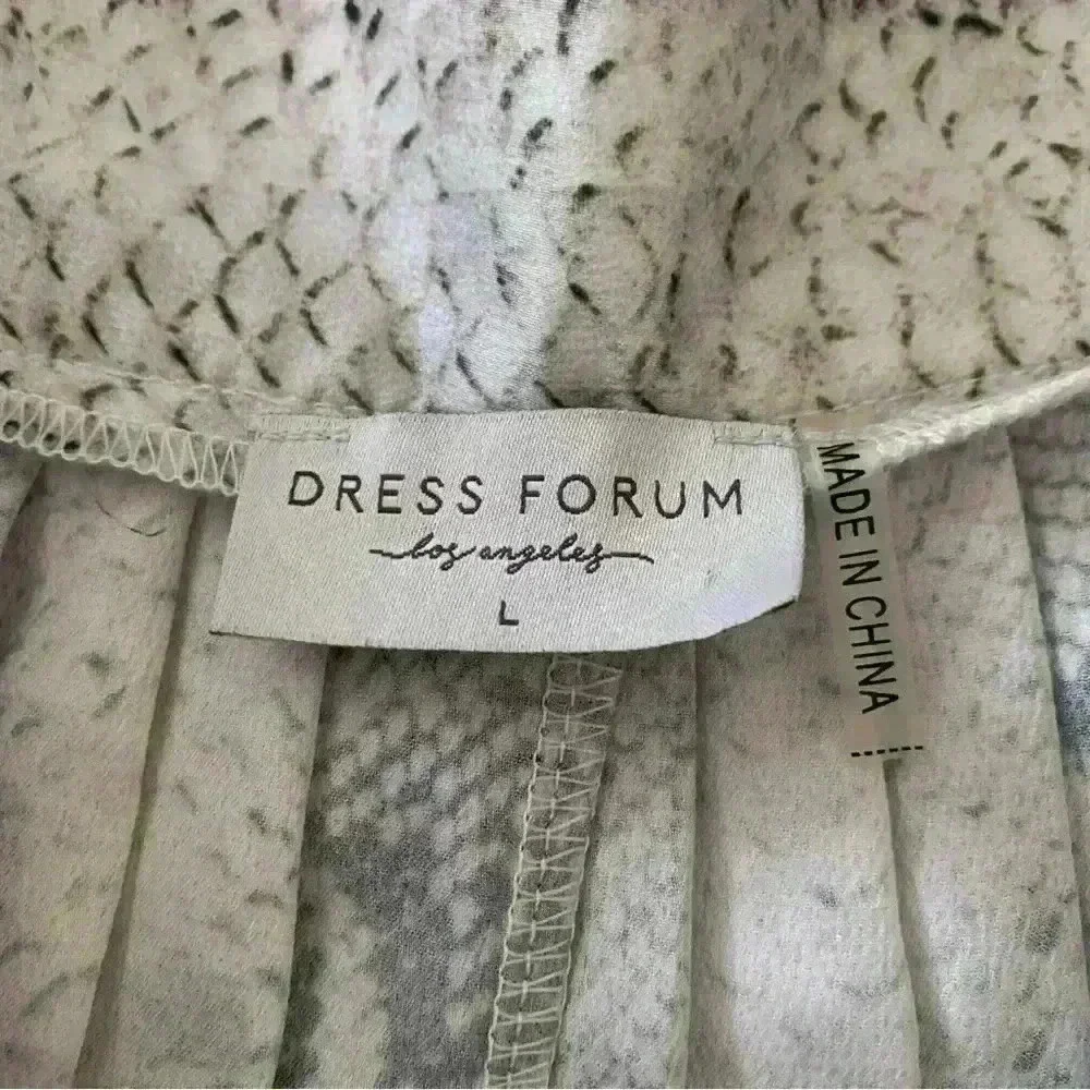 Dress Forum Women's Snakeskin Print Pleated Midi Skirt Size Large